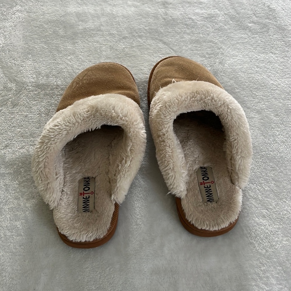 Minnetonka Slide Slippers